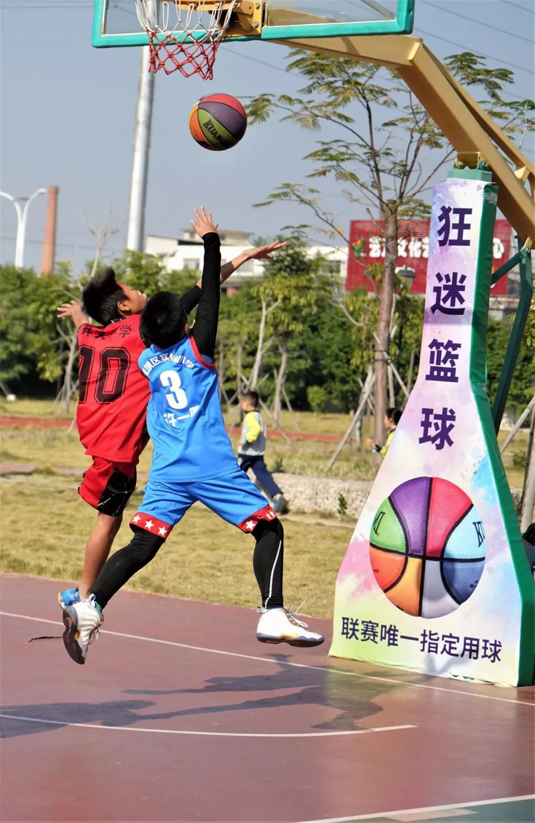 刻苦训练篮球时如何避免受伤的建议_2